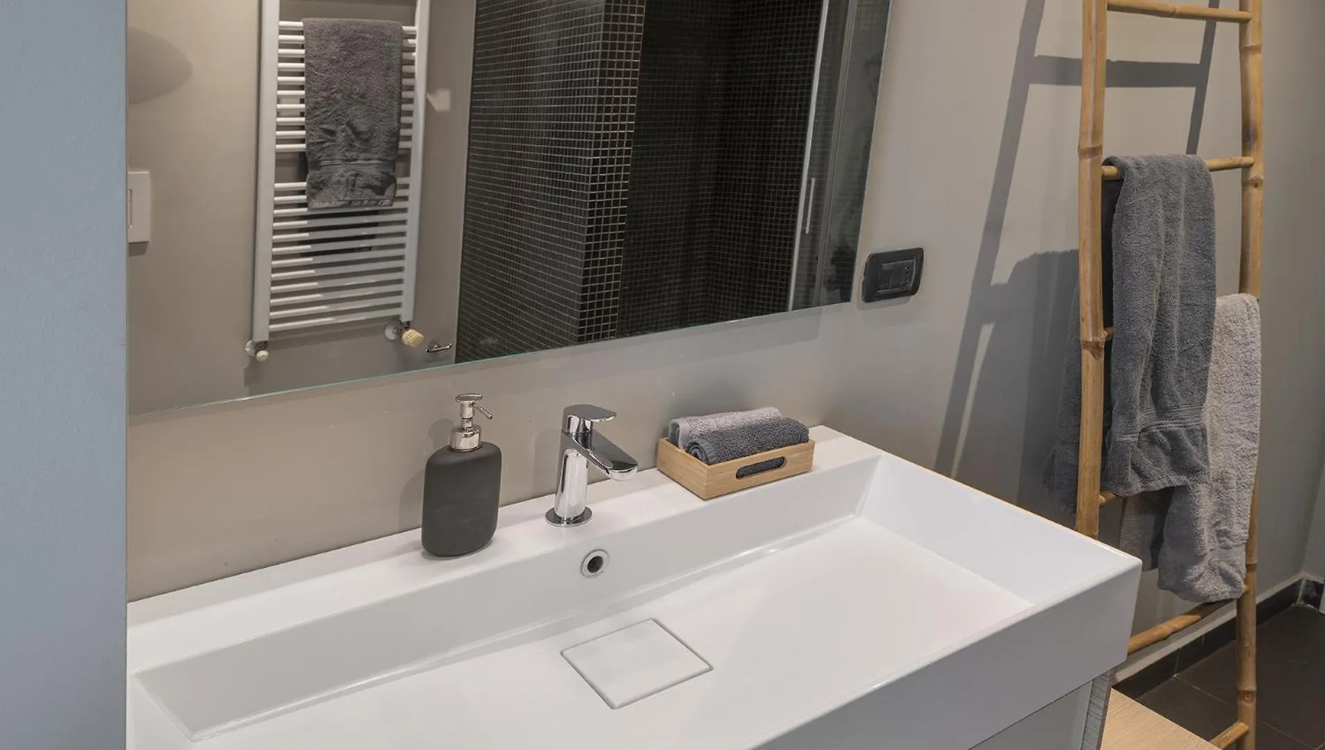 Giresio 41 - Your Penthouse With Rooftop Garden In Milano Navigli - Wifi 0*,  Itália